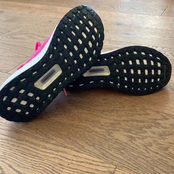 Adidas Women’s Ultra Boost 19 - Picture 4 of 6